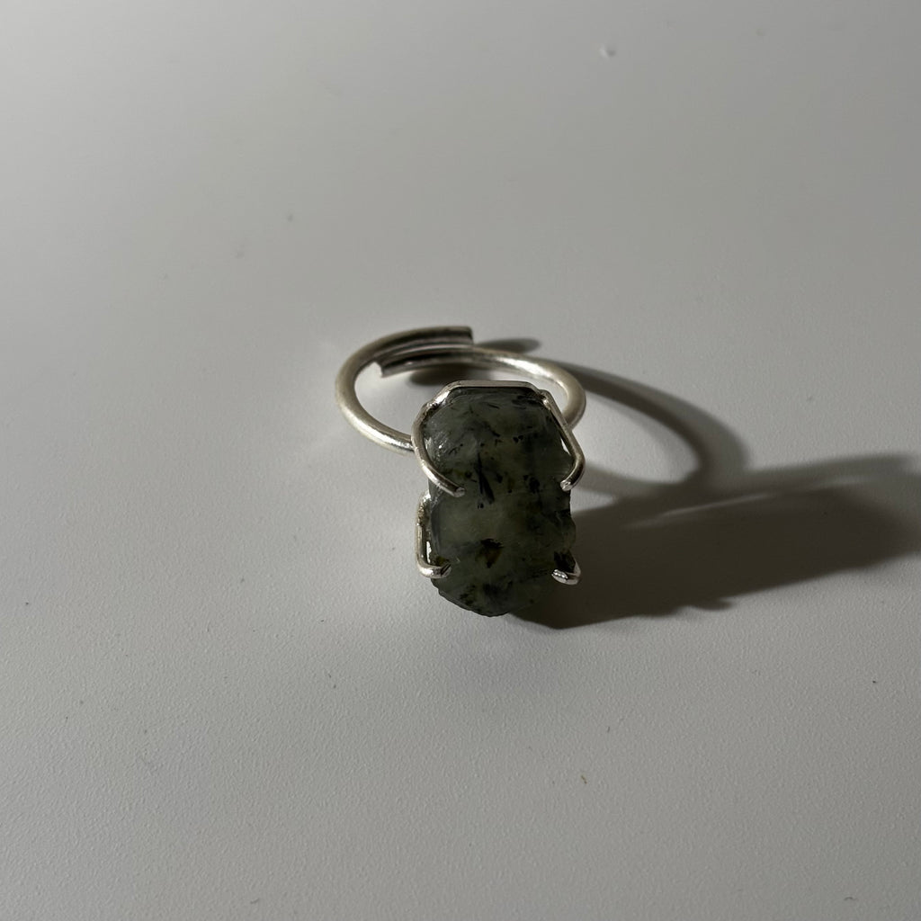 Prehnite Ring - Raw Natural Stone Silver Plated Adjustable | Elegancia