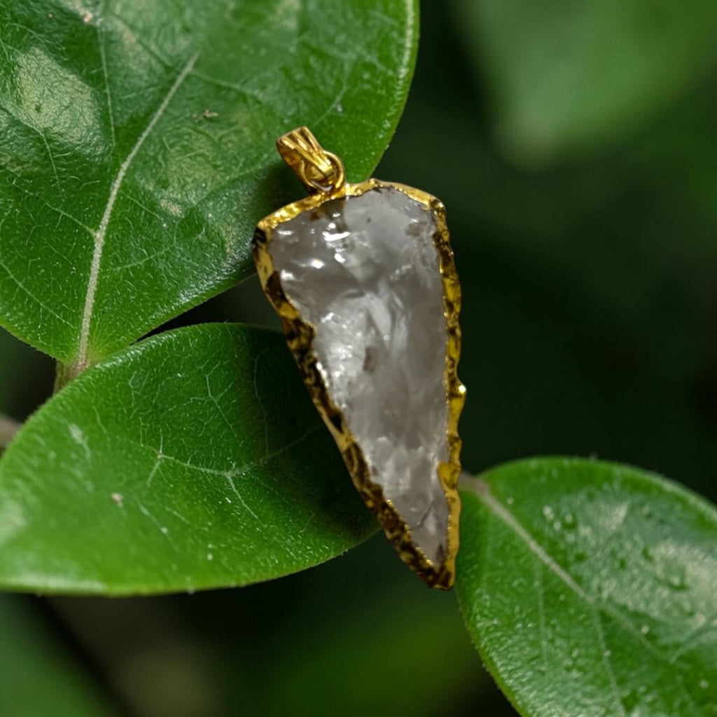 Clear Quartz Pendant - Arrow Head Carved Natural Stone Golden Silver (5 pcs)