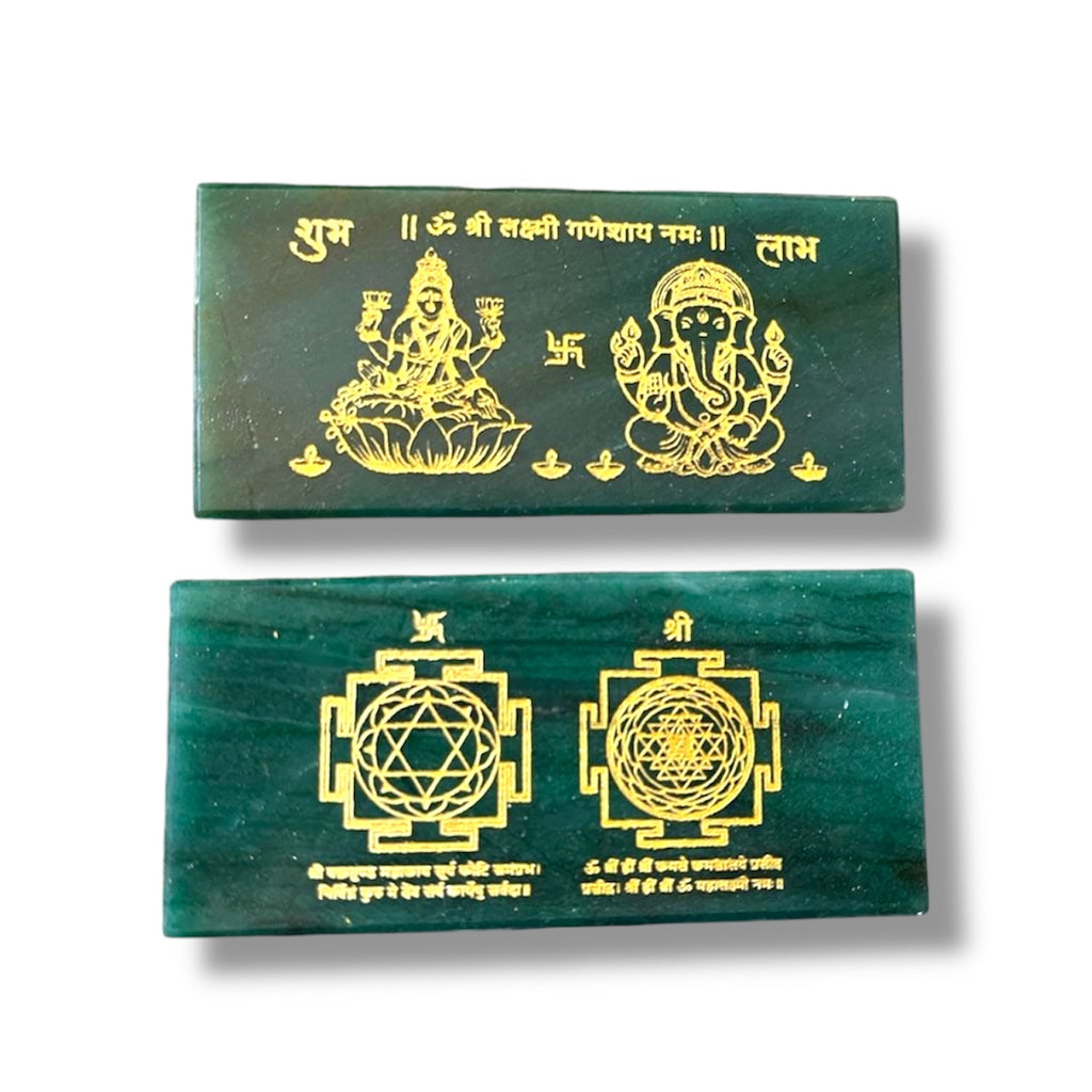Green Jade Plate with Lakshmi Ganesh & Shree Yantra Artwork – Natural Crystal Slab | Spiritual Home Decor