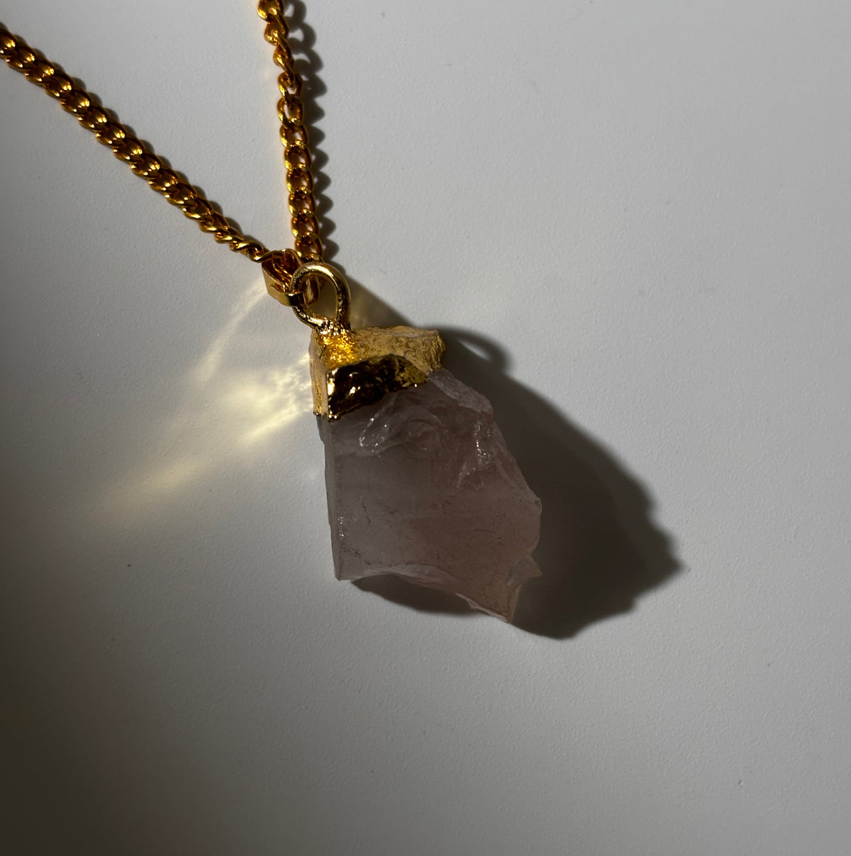 Rose Quartz Pendant - Raw Natural Stone Golden (5 pcs)
