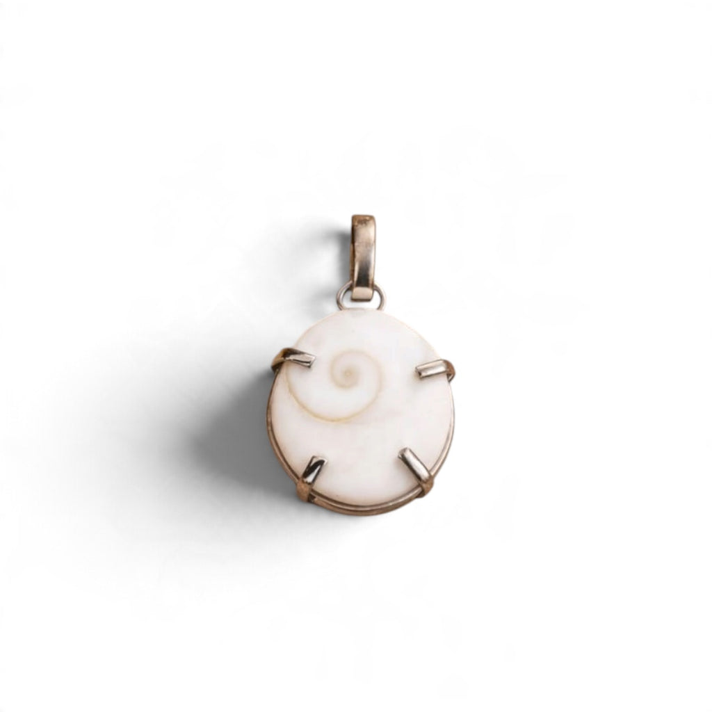 Gomti Chakra Pendant - Natural Sea Shell | Bendita I