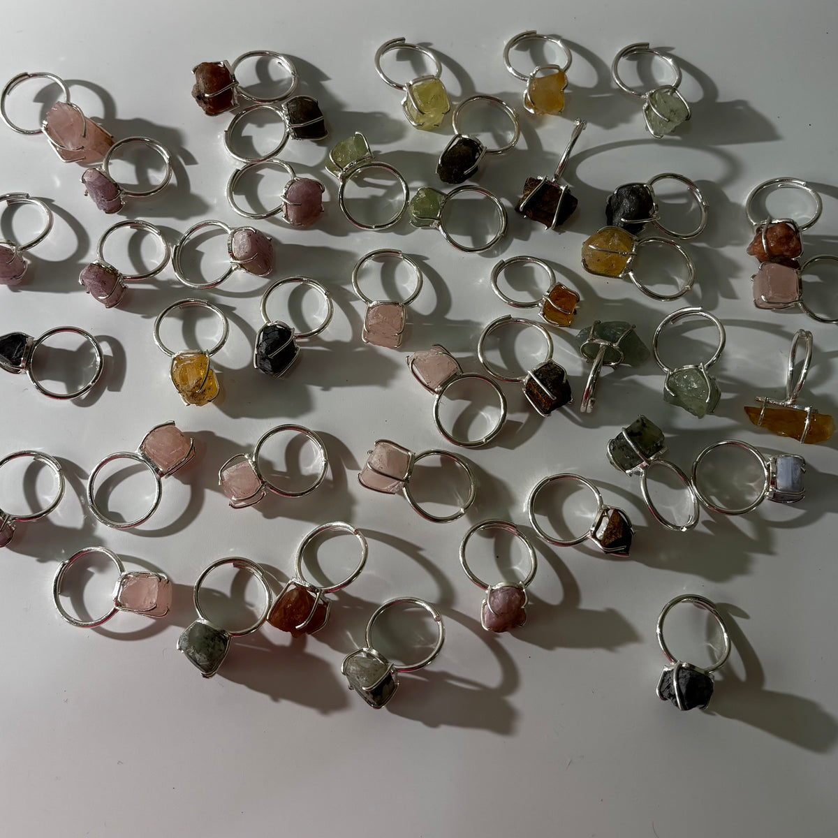 Assorted Crystals Ring – Raw Natural Stone Silver Plated |Elegancia